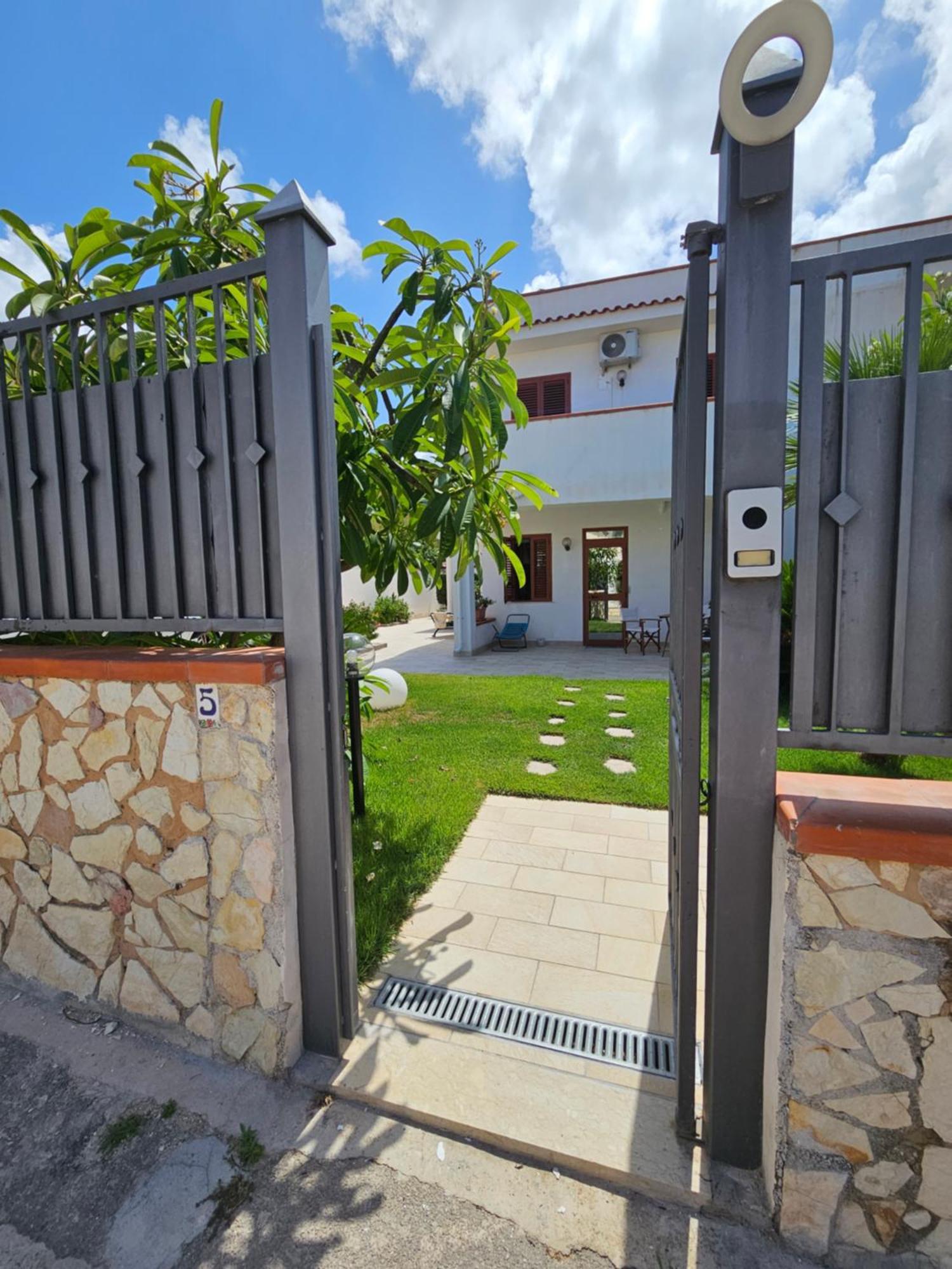 Isolahome Isola delle Femmine Exterior photo